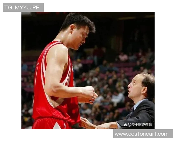 姚明与贝尔的篮球传奇:跨越时代的巨星对决与友谊 姚明与贝尔的篮球传奇:跨越时代的巨星对决与友谊